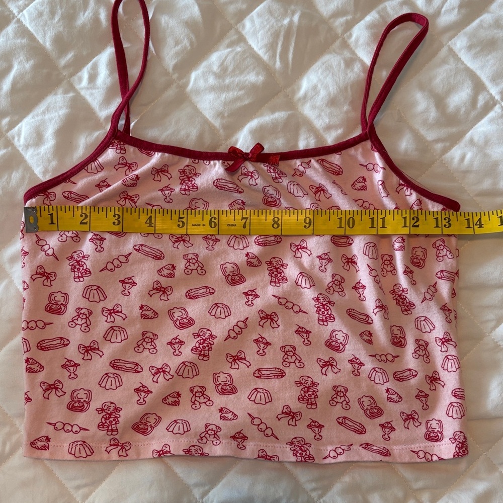 Motel Isna Printed Bow Cami Crop Top Pink Red size Medium Urban Outfitters UO - Picture 2 of 6
